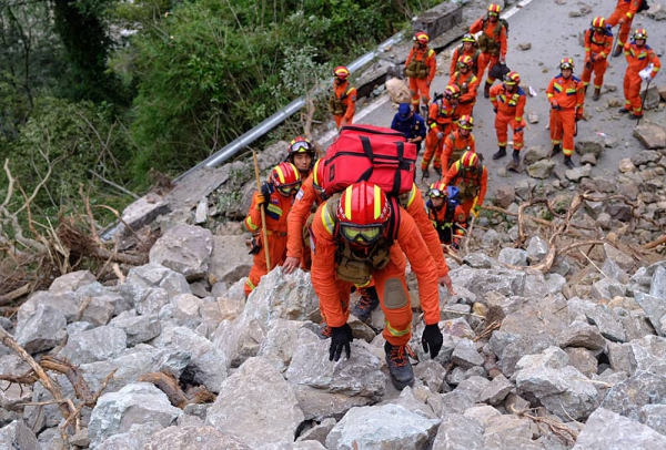 四川泸定6.8级地震已造成74人遇难，另有35人失联